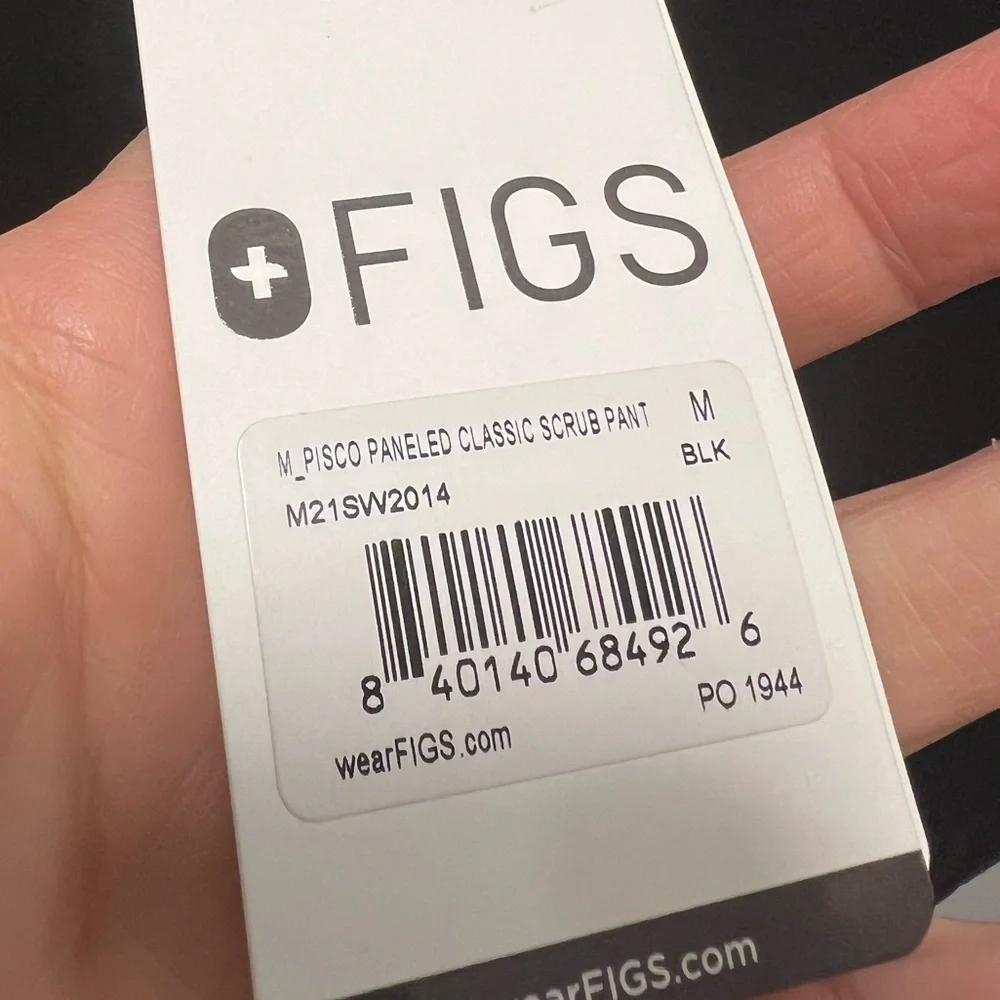 16. FIGS PISCO PANELED CLASSIC SCRUB PANT